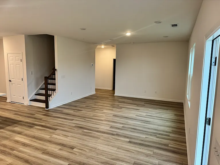 484 Jet Stream Dr — Photo 16