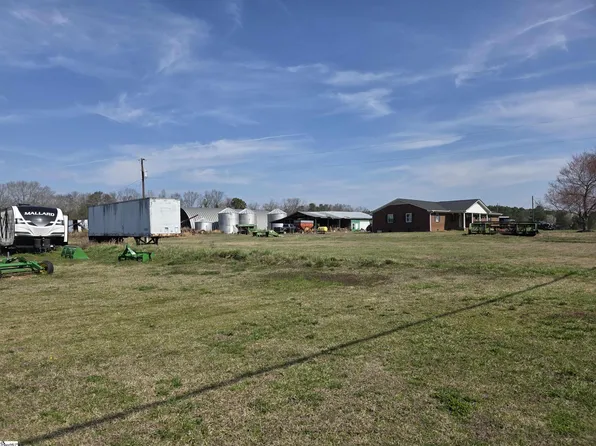 2105 E Georgia Rd, Simpsonville, SC 29681
