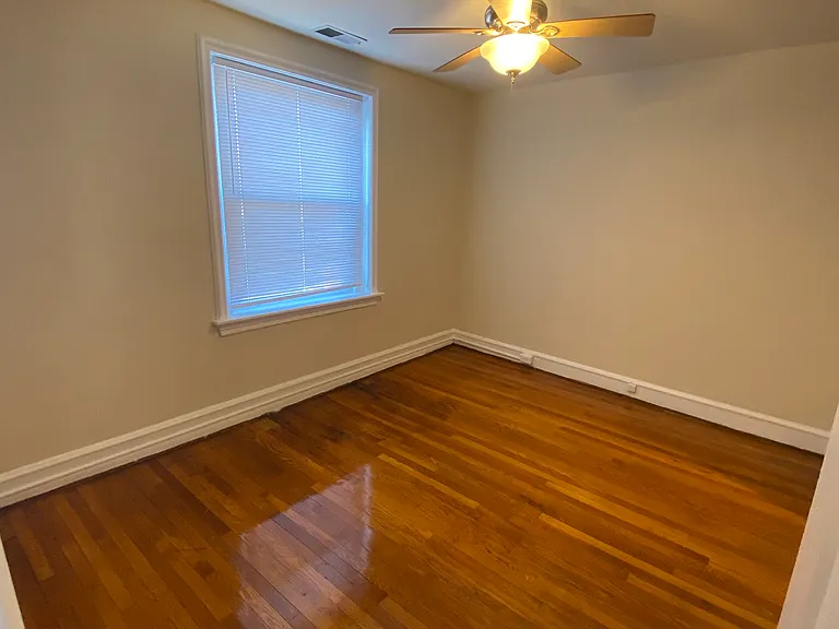 3426 W Grace St #9 — Photo 10