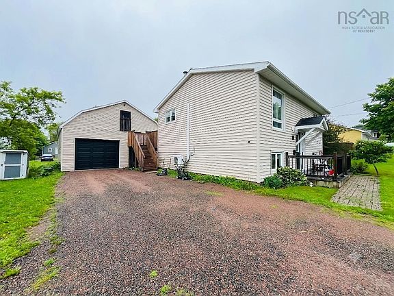 4th image of 21 Snowden Ave