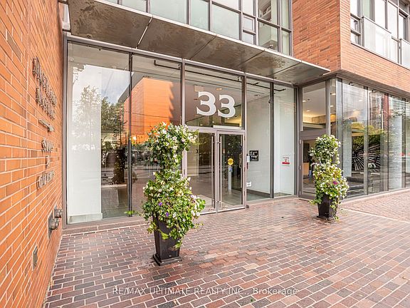 4th image of 33 Mill St #450