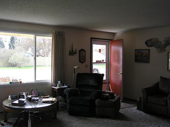 3rd image of 506 New York Ave