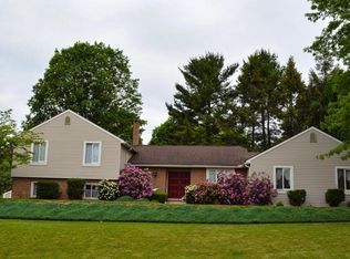 112 W View Dr, Akron, PA 17501