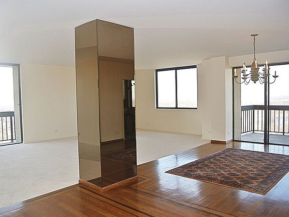 2nd image of 26910 Grand Central Pkwy APT 21E