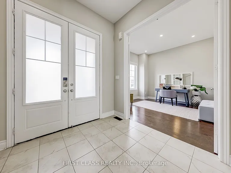 60 Match Point Ct — Photo 2