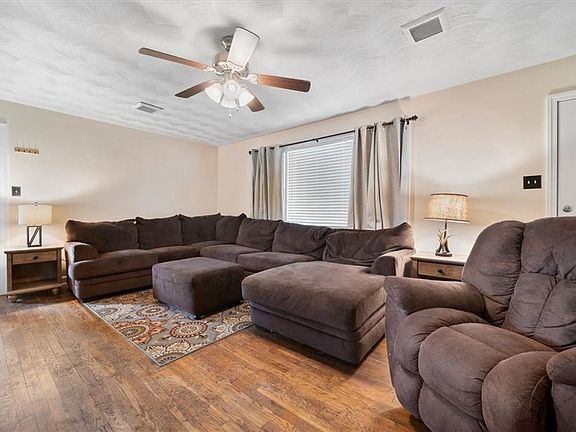4th image of 26493 E Nottoway Dr