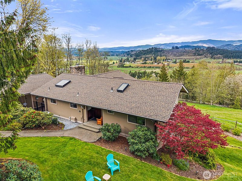 3rd image of 213 Bowen Road