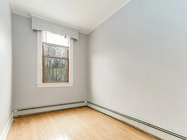 81 East 24th Street image 33 of 40