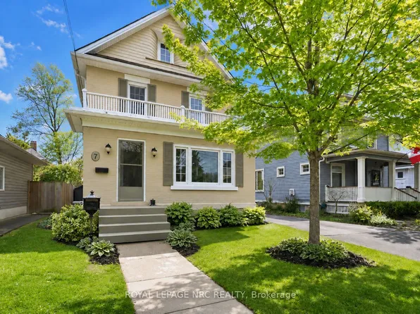 7 Highland Gdns, Welland, ON L3C 4R5