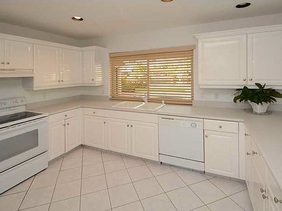 2nd image of 2850 NE 55th Ct