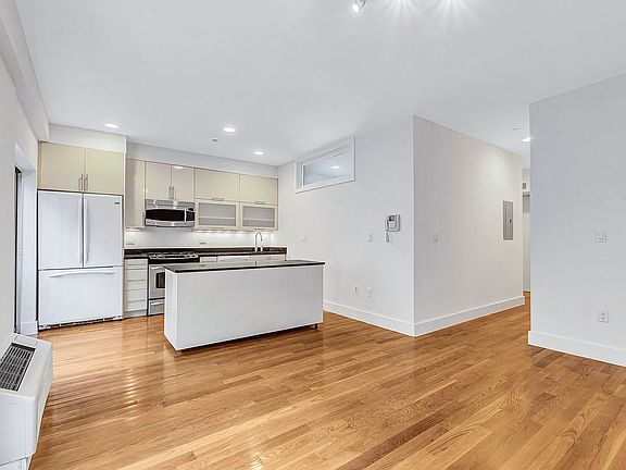 5th image of 221 W 148th St APT 2A