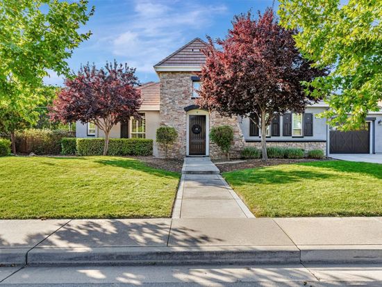 325 Peebles Ave, Morgan Hill, CA 95037