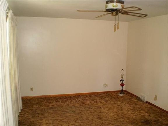 3rd image of 27 Shamokin Dr