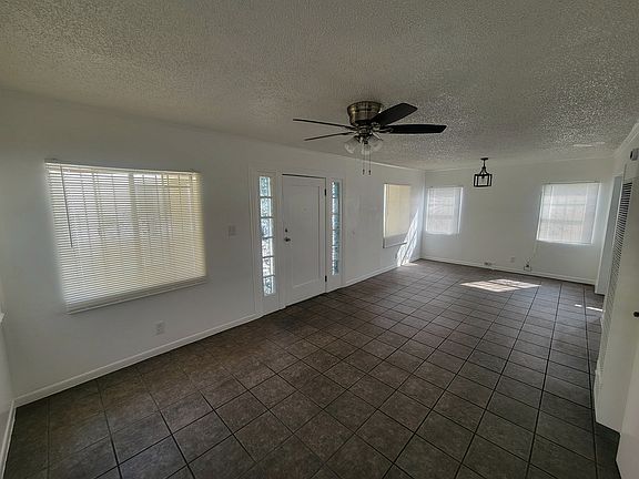 3rd image of 1313 N Mariposa Ave #1315