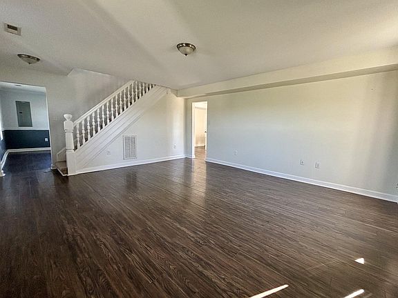 5th image of 5054 Broad Run Rd