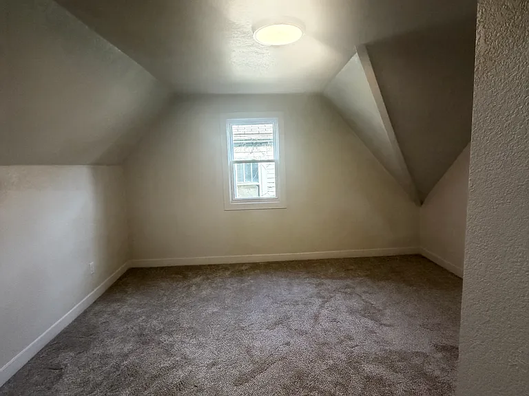 2833 N Weil St — Photo 9