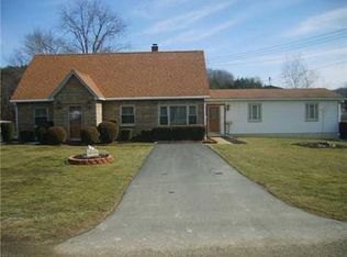 907 Saxonburg Rd, Butler, PA 16002