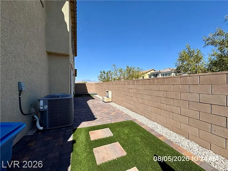 2602 Cava Tirreni St — Photo 39