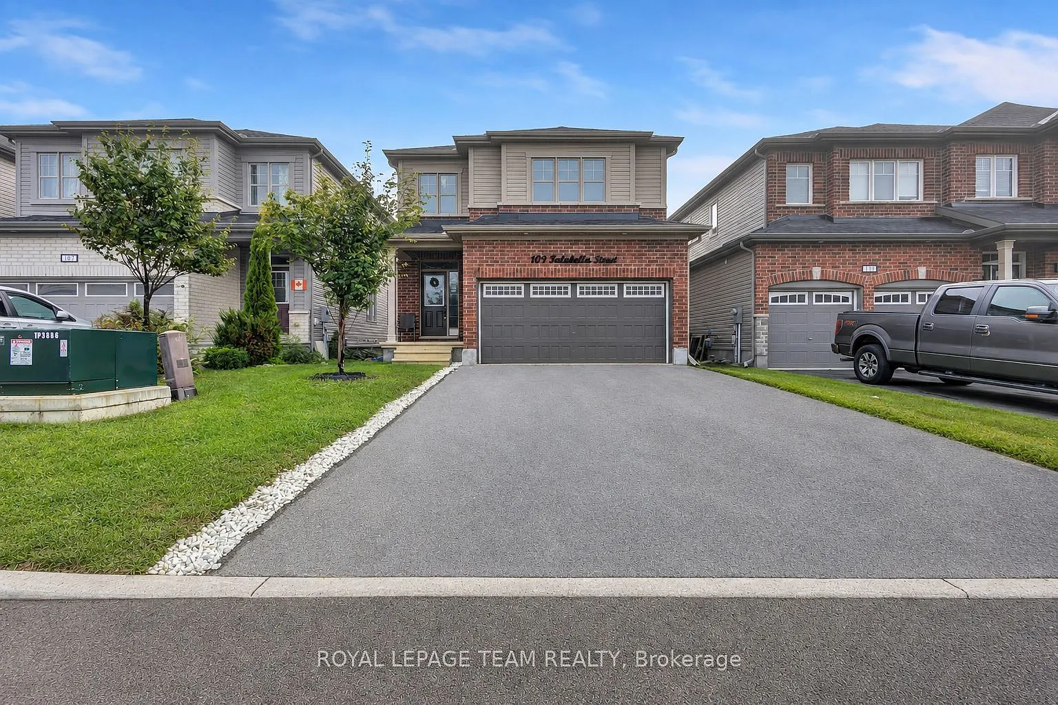 4 bed, $3,199 — Photo 1