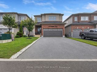 109 Falabella St, Ottawa, ON K2S 0X7