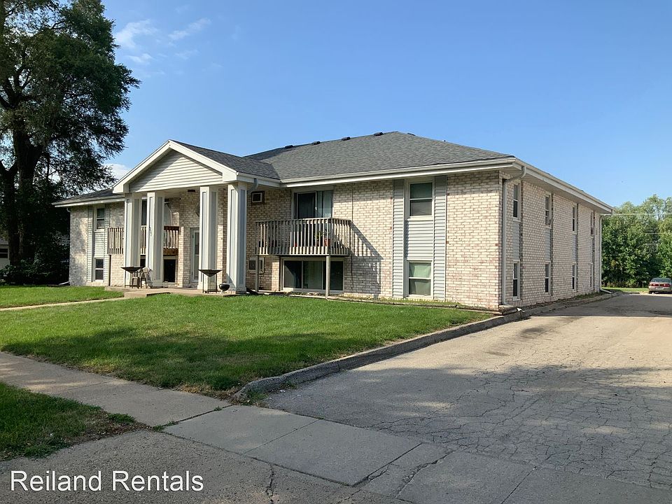 1st image of 1202 SE Belmont Dr Unit 1