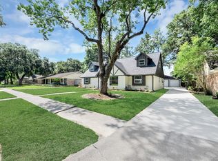 6015 McKnight St, Houston, TX 77035
