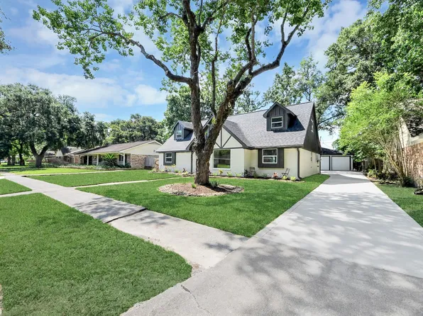 6015 McKnight St, Houston, TX 77035