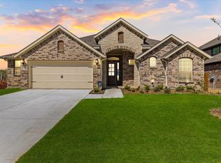 691 Majestic Oak Ln, Waxahachie, TX 75165