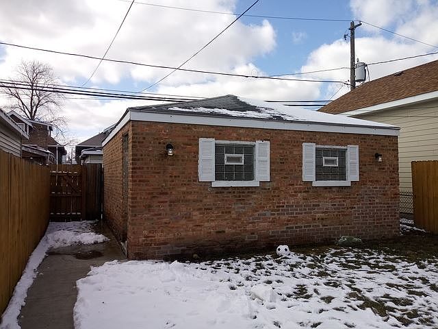 2nd image of 6634 S Knox Ave