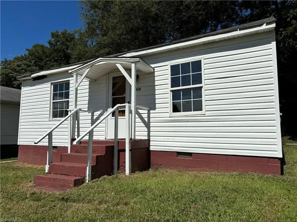 404 Carroll St, Reidsville, NC 27320