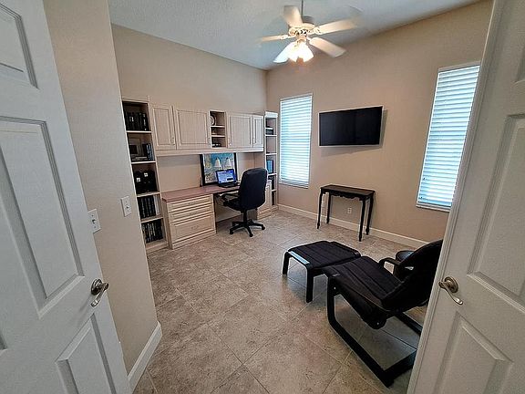 4th image of 160 Key Colony Ct