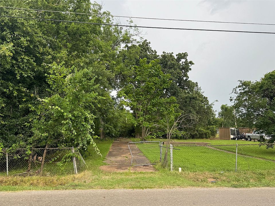 2nd image of 423 W End St