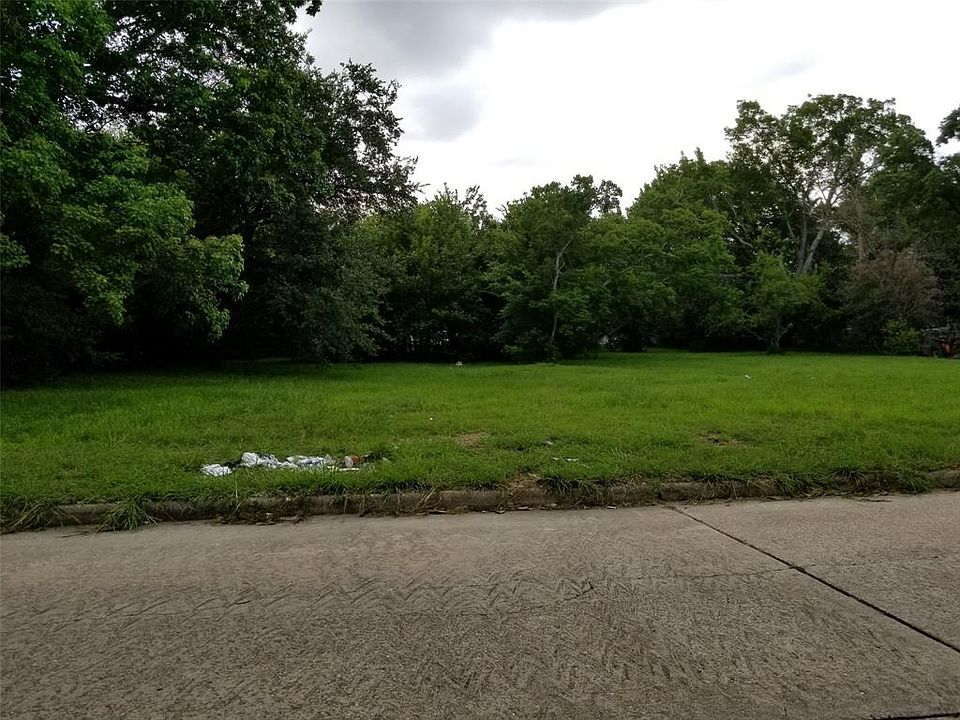 2nd image of 303 Kalmer St