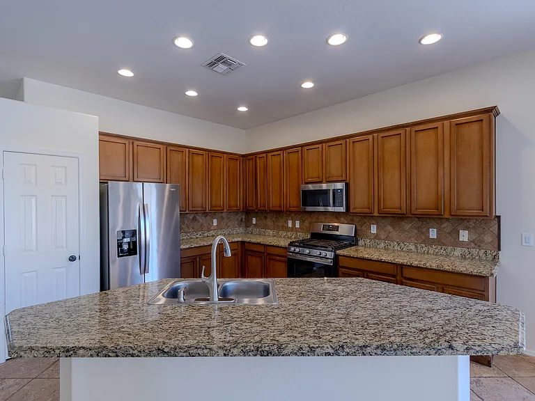20457 N 80th Dr — Photo 8