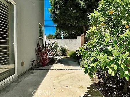 1566 Plymouth Ln — Photo 23