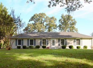 423 Sherwood Dr, Tullahoma, TN 37388