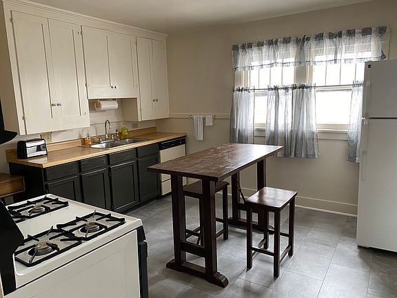 3rd image of 308 E 27th St APT 6