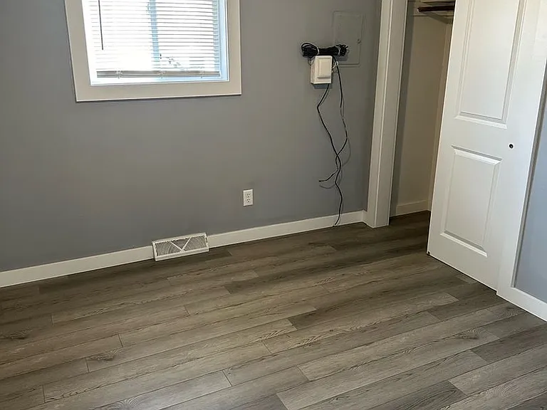2942 S Walnut St — Photo 3