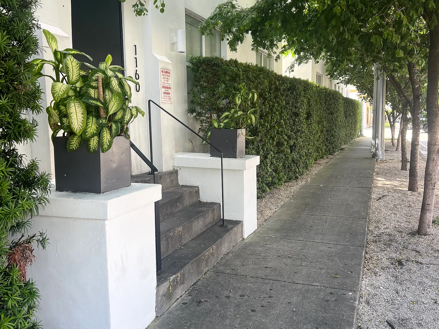 2 bed, 600 sqft, $1,800 — Photo 2