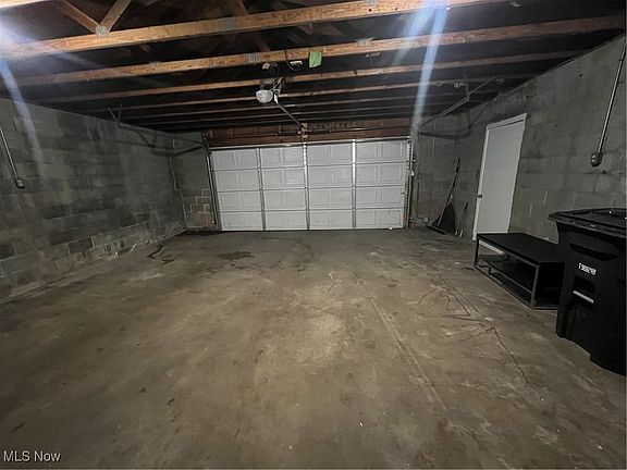 5th image of 569 Eastland Ave