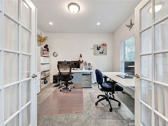 4th image of 209 Boardwalk Dr
