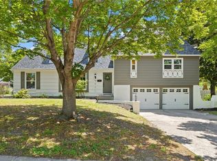 9501 Glenwood St, Overland Park, KS 66212