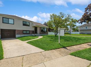3219 Neptune Ave, Oceanside, NY 11572