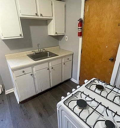 3rd image of 204 Minooka St