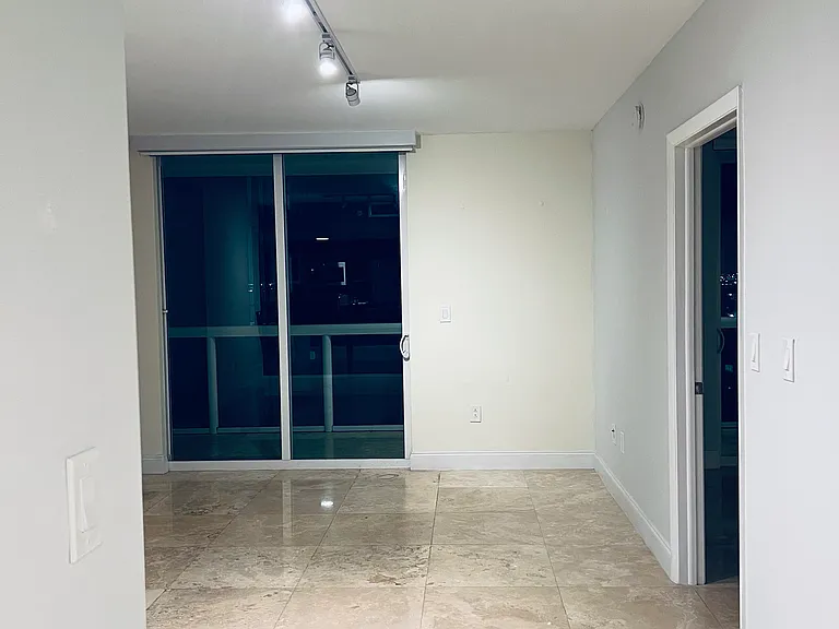 1800 N Bayshore Dr #1502 — Photo 15