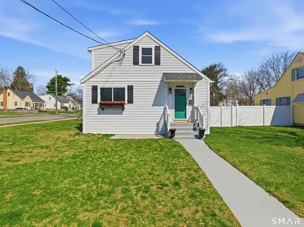 21 Deepwood Drive, Manchester, CT 06040