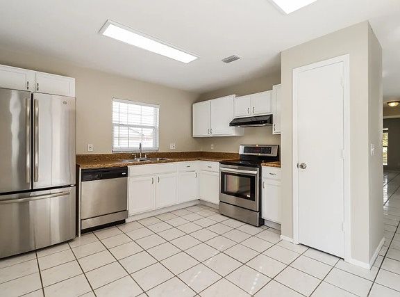 5th image of 9519 Drakemill Ct #102