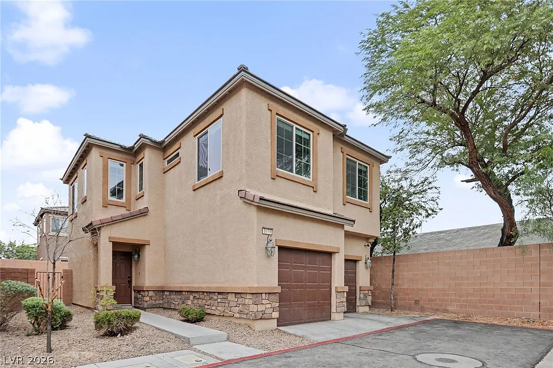 3 bed, 2.5 bath, 1511 sqft, $1,800 — Photo 3