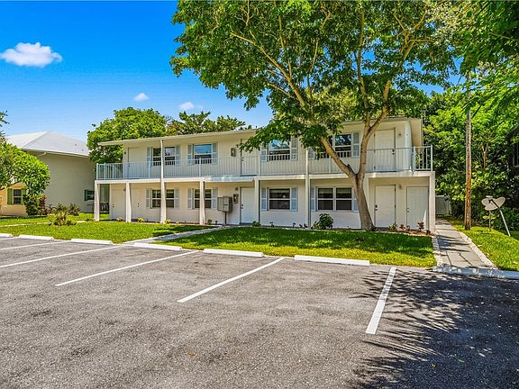 3rd image of 1150 Carlton Ct