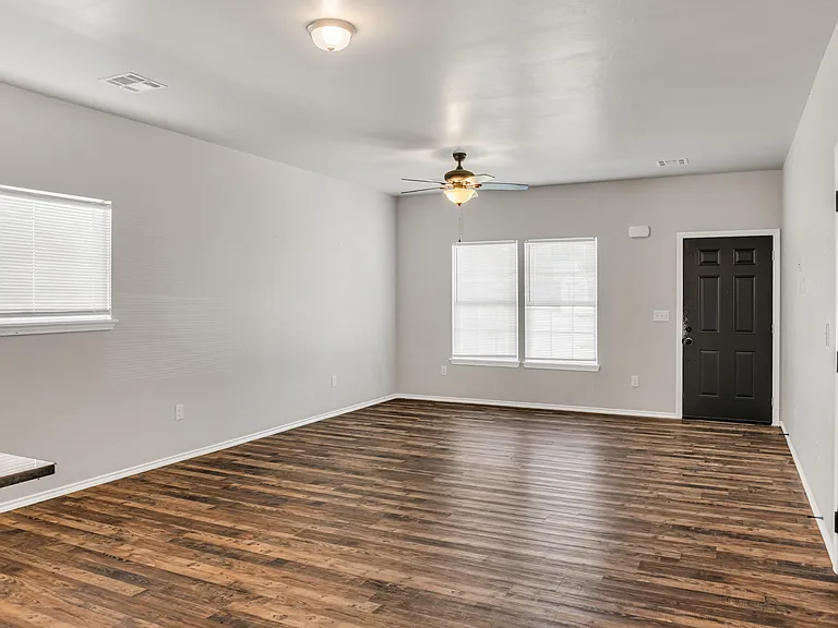 1623 E Timberridge Dr — Photo 5